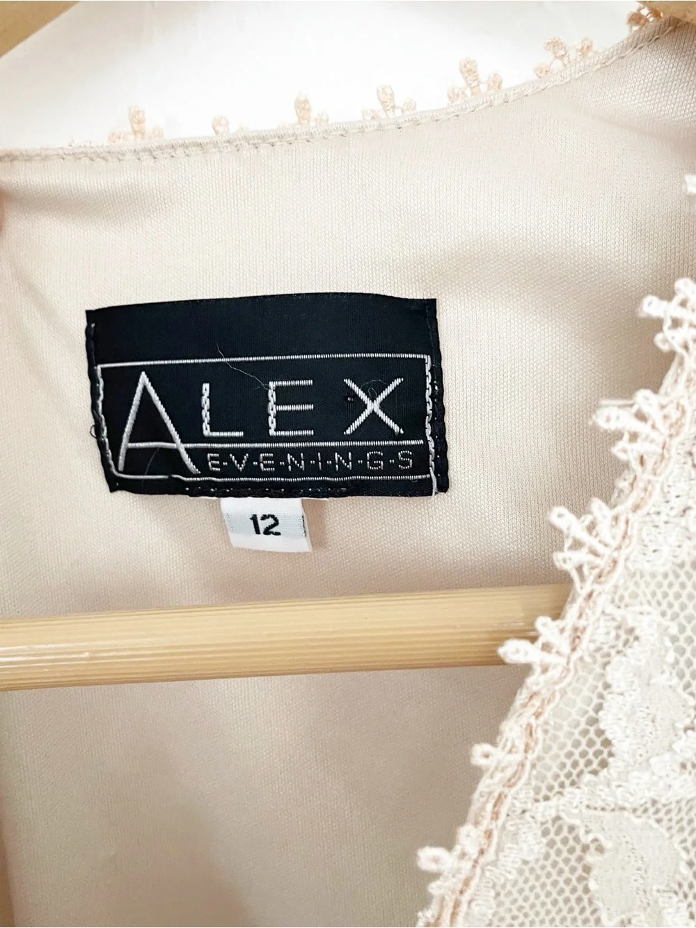 Alex evenings floral lace vintage shawl size 12
